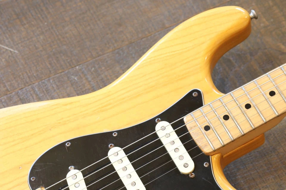 1975 Fender Stratocaster Electric Guitar with a Natural Finish Variety shop