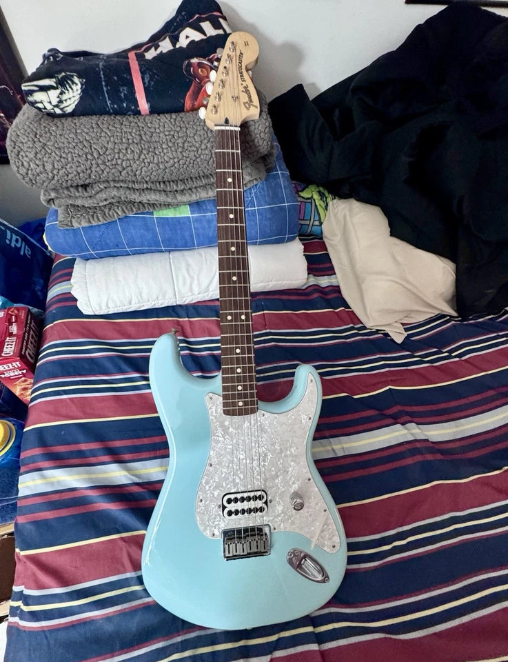 Fender Limited Edition Tom DeLonge Stratocaster - 2023 - Daphne Blue Variety shop