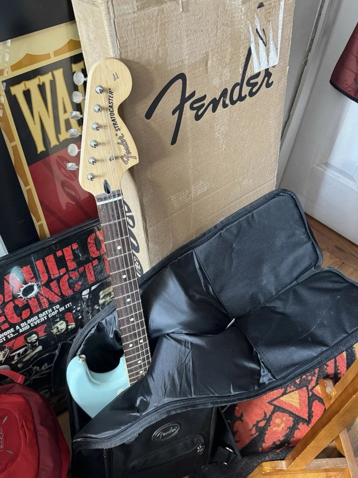 Fender Limited Edition Tom DeLonge Stratocaster - 2023 - Daphne Blue Variety shop